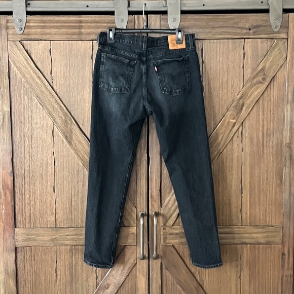 Levi's Wedgie Straight Fit Button Fly Jeans Black Size 29 EUC - Picture 2 of 10